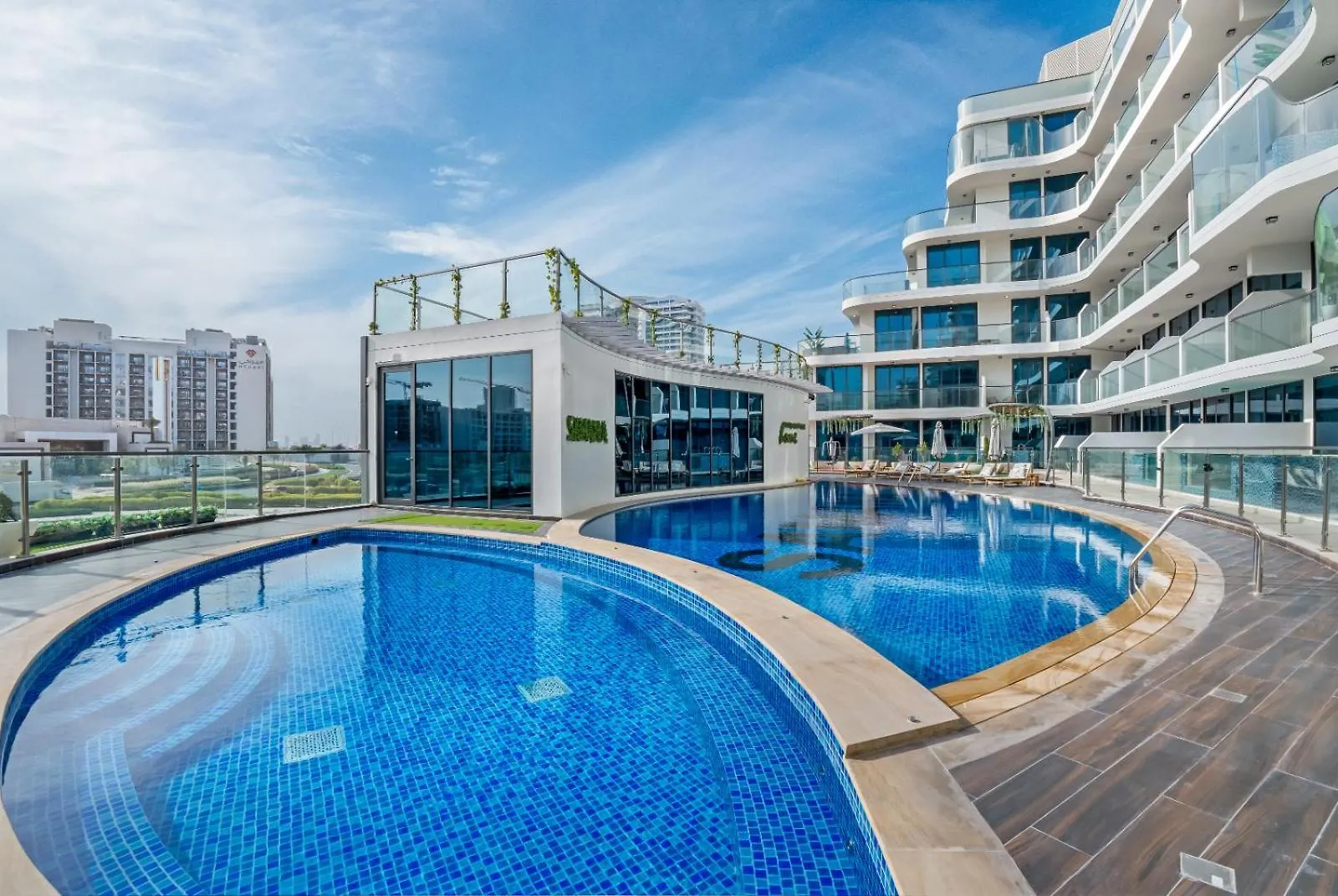 Apartmán Chic One-Bed Haven W Pool & Gym Heart Of Dubaj