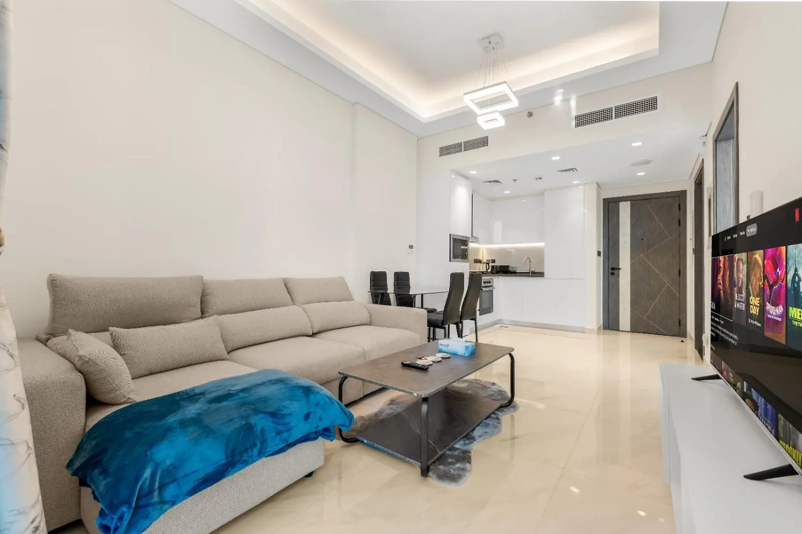 Chic One-Bed Haven W Pool & Gym Heart Of Dubai Apartman